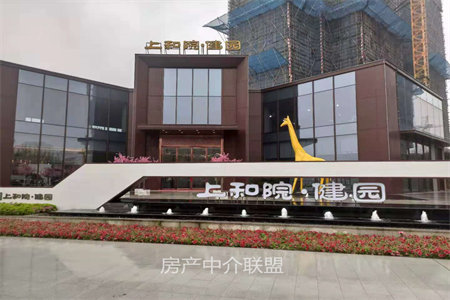 龙都2081正好2室2厅1卫69万102m2出售